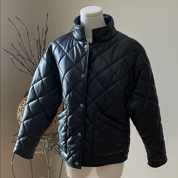 Z Supply quilted faux leather cropped jacket. Size M - Picture 10 of 10